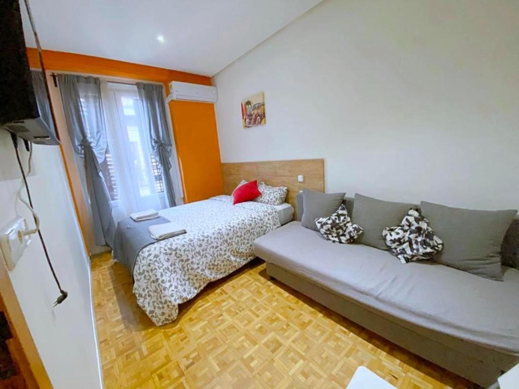 Apartamentos Travelstep La Latina — Photos 3